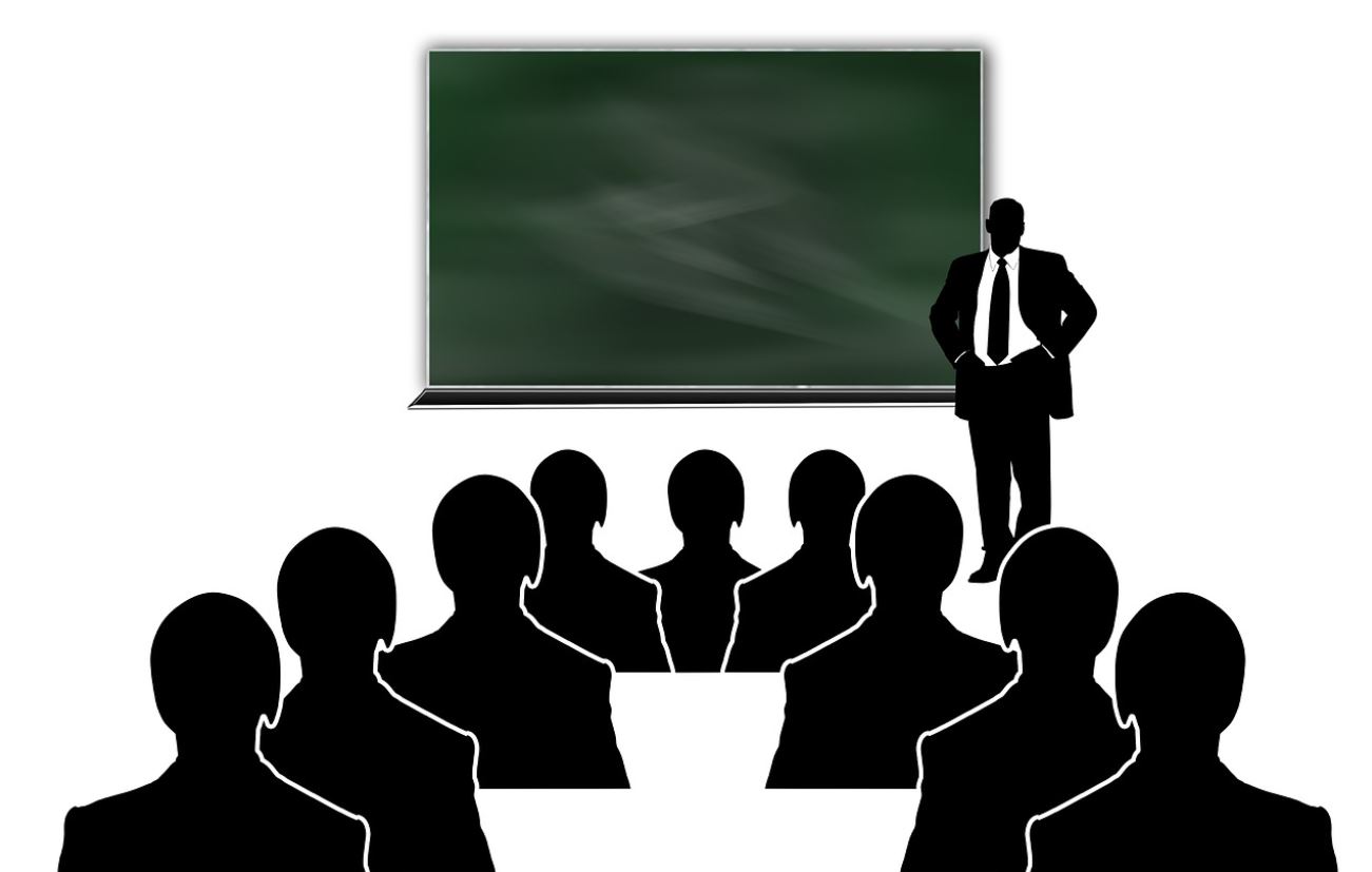 how to become a lecturer in Kenya and expected salary